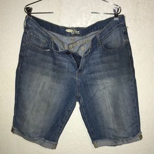 Old navy diva faded jean shorts